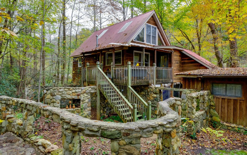 Hot Tub Bear Creek Lodge and Cabins in Helen Ga Bear Creek Lodge